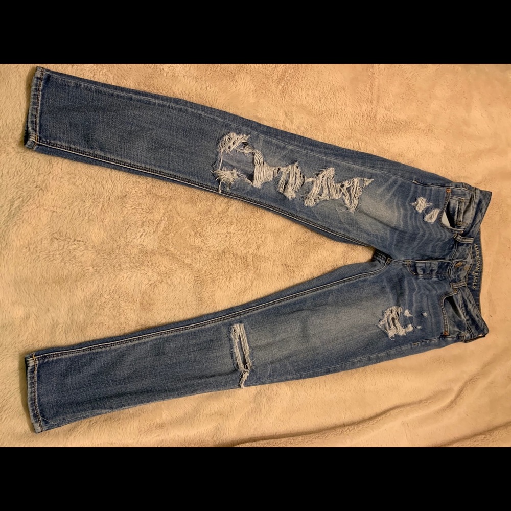 American Eagle Tomgirl ripped jeans